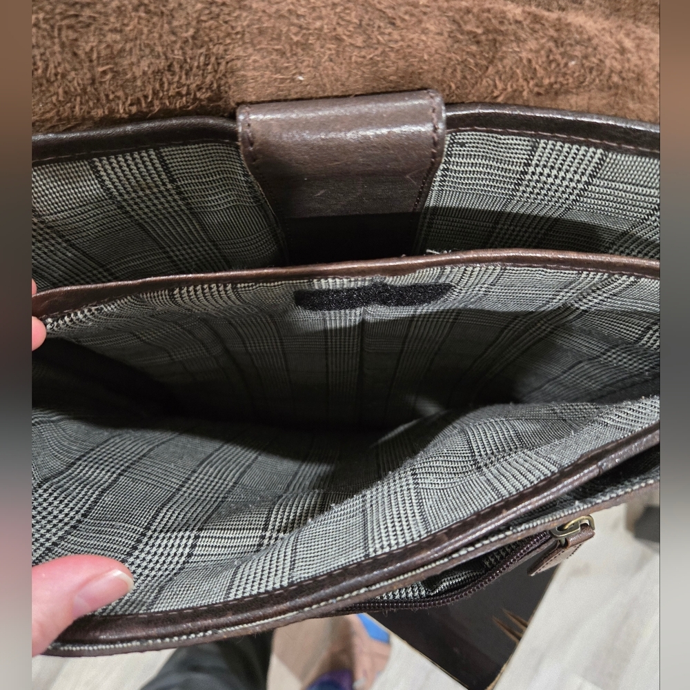 Aunts And Uncles Leather Crossbody Bag Very Good Condition - Picture 9 of 9